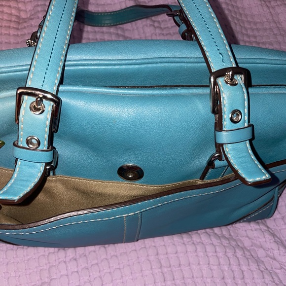 Coach Blue Leather Shoulder Bag! - Picture 8 of 8